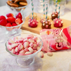 BUB's Godis: Sour Strawberry Vanilla Goody Ovals (90g) Simple Showcase