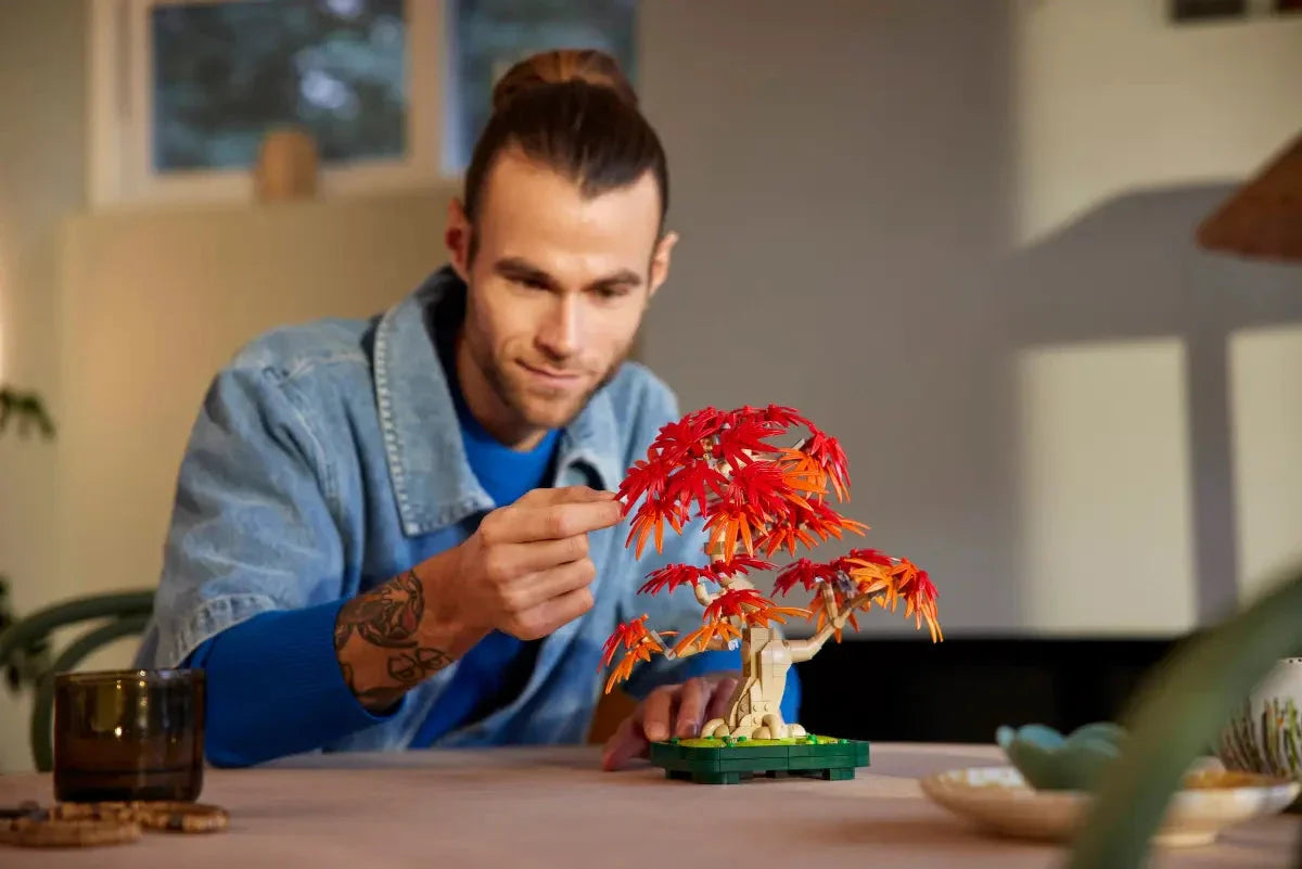 LEGO® Japanese Red Maple Bonsai Tree Showcase 
