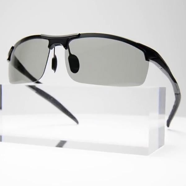 ClearEyz Photochromic Sunglasses Simple Showcase 