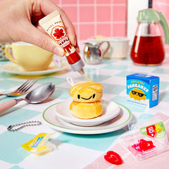 MGA's Miniverse Make It Mini Plush Series 1 DIY Food-Themed Collectible Craft Kit