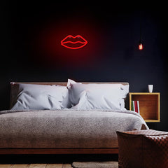 Illumina: Lips Shape Neon LED Light