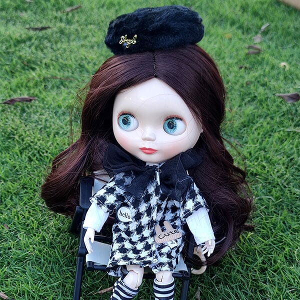 TrueHeart Treasures Blyss Dolls: Zoe w/ Changing Eye Color Simple TrueHeart Treasures 