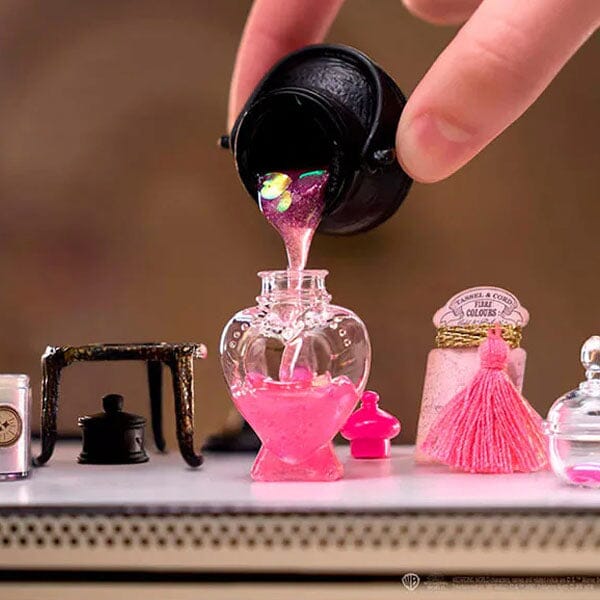 MGA's Miniverse™ x Harry Potter - Make It Mini Potions Mystery Capsule Simple Showcase 