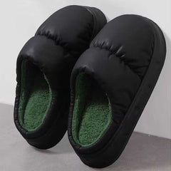 Puffer Slippers Unisex Slides in Black (Multiple Sizes) Simple Showcase 